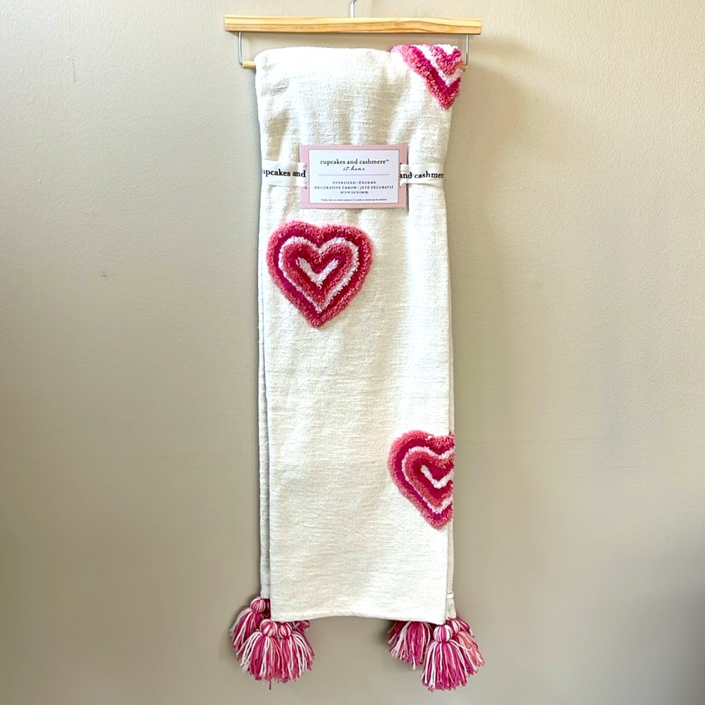 Cupcakes and Cashmere Ombre Tufted Oversized Pink Heart Throw Blanket, 50”x 70”